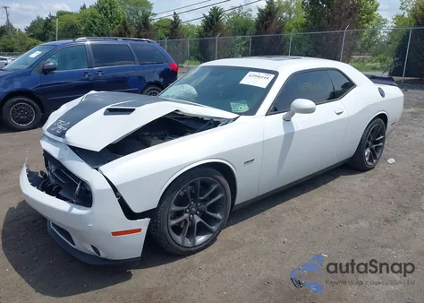 2015 Dodge Challenger R/T z USA, uszkodzony, nr VIN 2C3CDZAT2FH895112